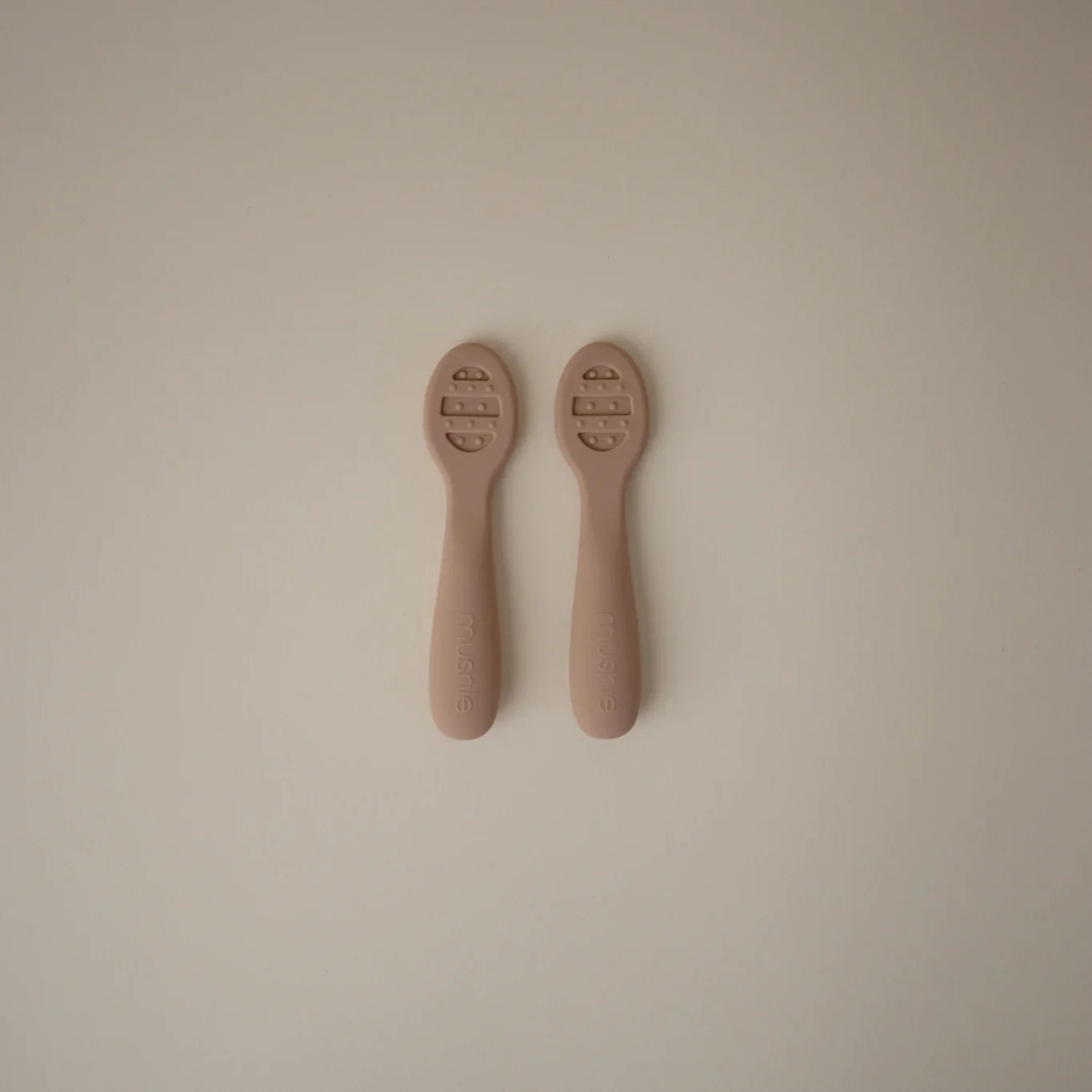 Mushie Cutlery Set 2 Spoons | Natural /Shifting Sand