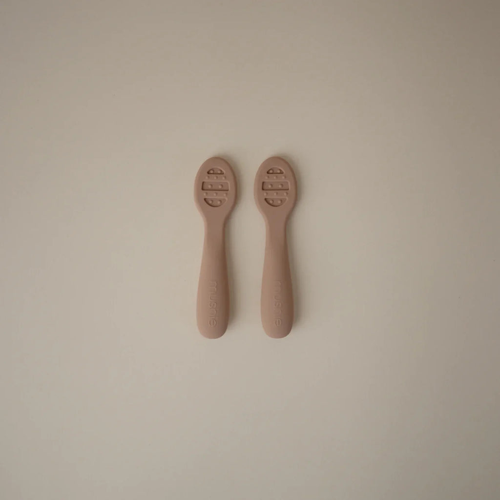 Mushie Cutlery Set 2 Spoons | Natural /Shifting Sand