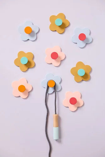 Kid's Concept Flower Clothes Hooks 3PCS