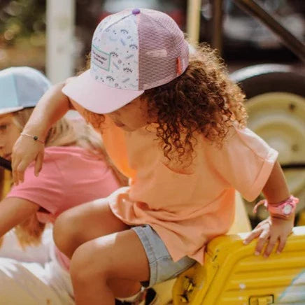 Hello Hossy Pet | Pink Eyes