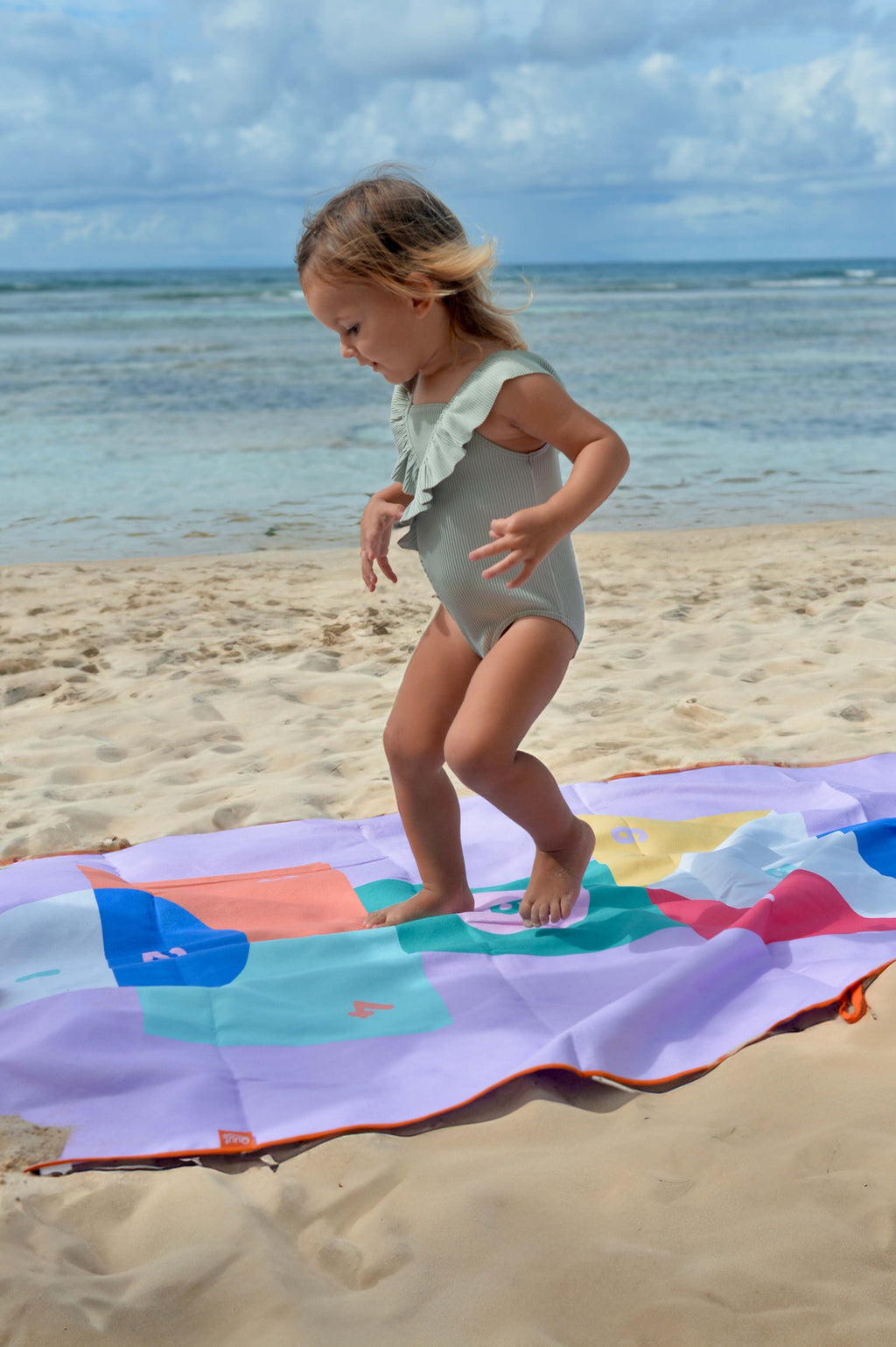 Quut Play Towel Beach Towel Large | Hopscotch