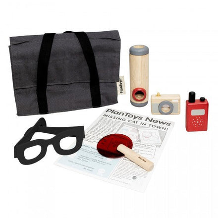 * Plantoys Wooden Detective Set