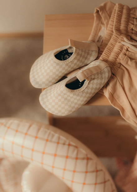 Mrs. Ertha Swim Shoes | Speckled Diamond