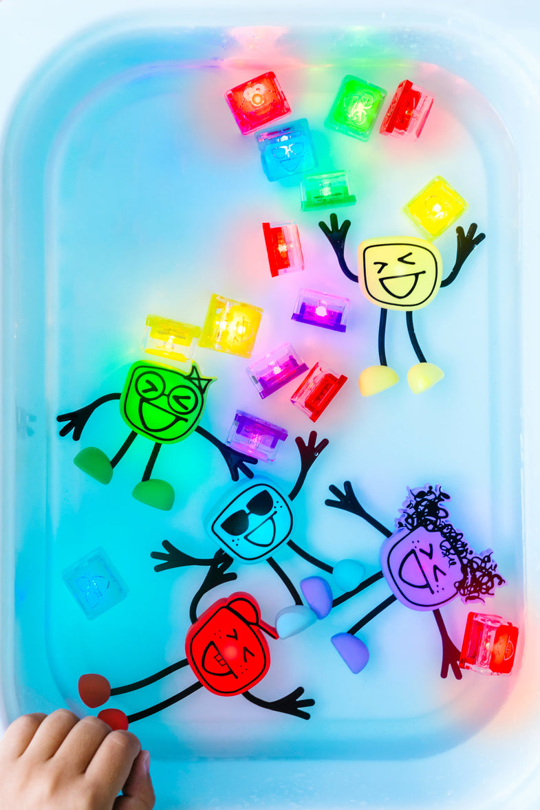 Glo Pals Light Up Cubes Bath Toys Blue | Cookie Monster