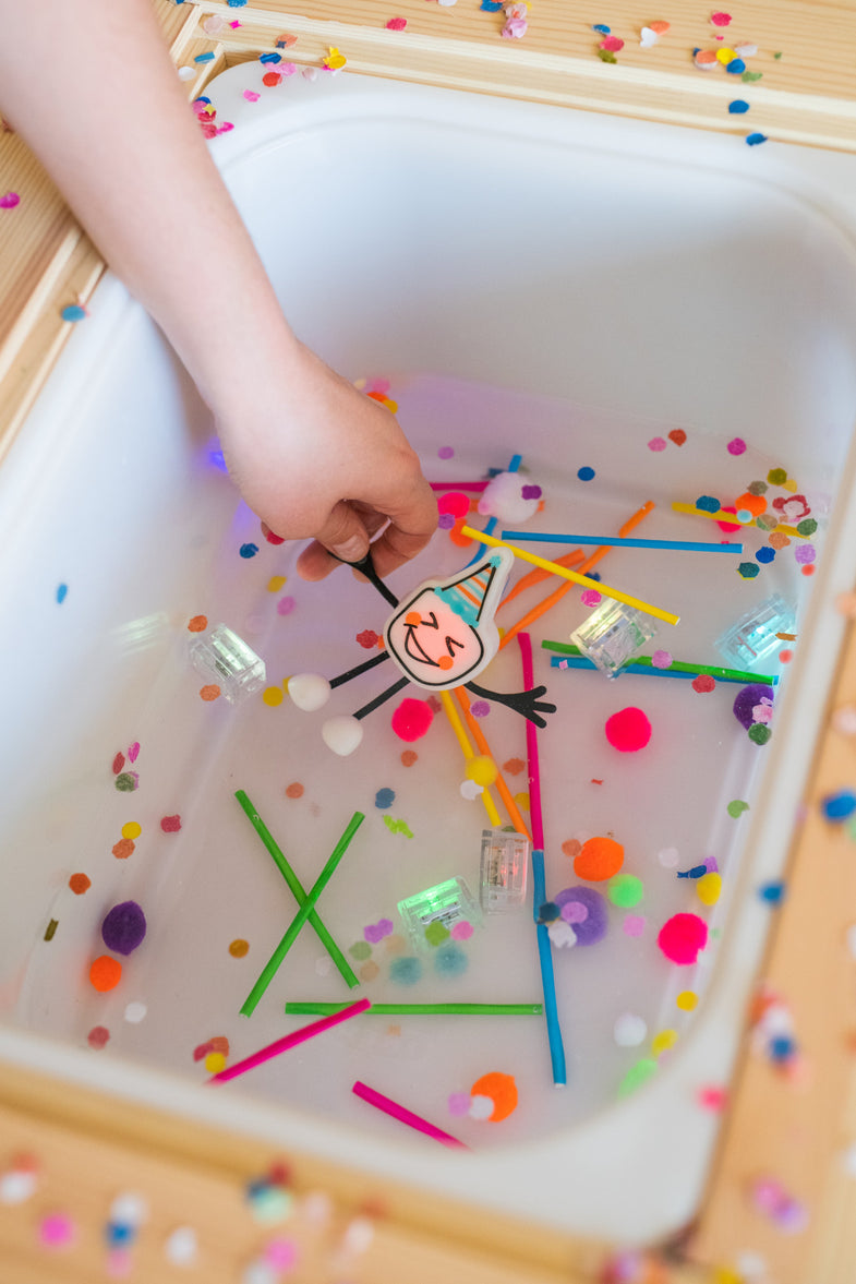 Glo Pals Light Up Cubes Bath Toys 9 Colors | Party