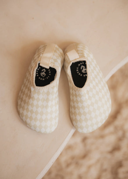 Mrs. Ertha Swim Shoes | Speckled Diamond