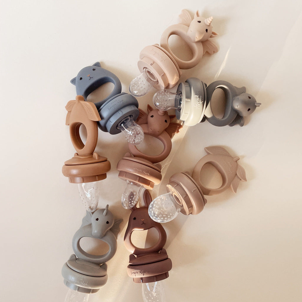 Konges Sløjd Fruit Feeder Pacifier Rabbit & Citron | Warm Clay - Quicksilver