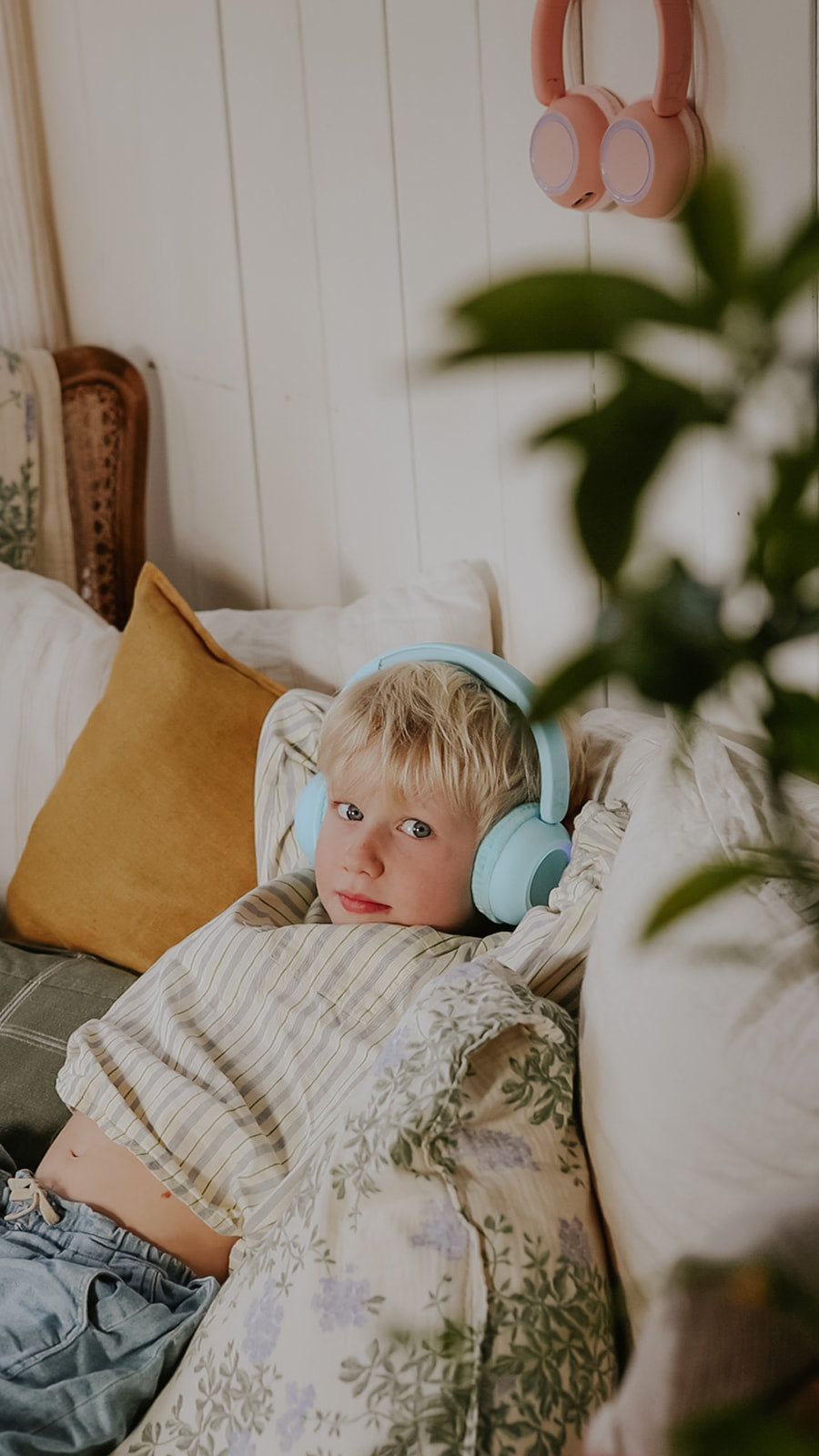 Lalarma Wireless Headphones With Light | Blue