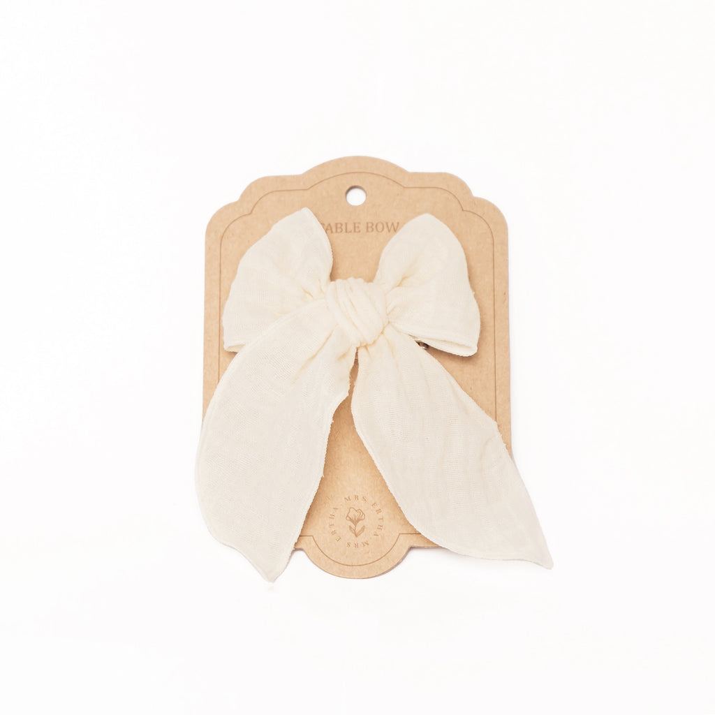 Mrs. Ertha Fable Bow Clip | Vanilla