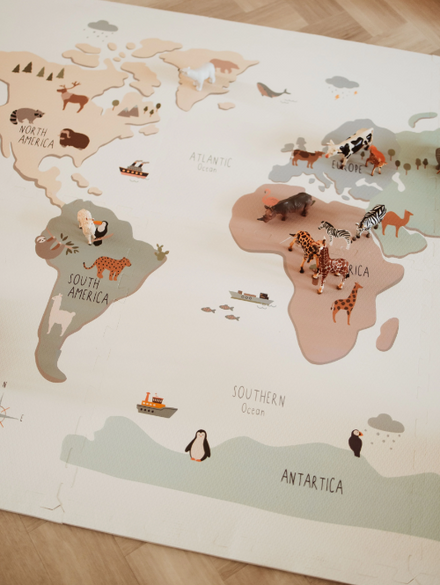 Play And Go Eevaa 2-In-1 Play Carpet Puzzle Mat & Storage Box | Worldmap Colour Design