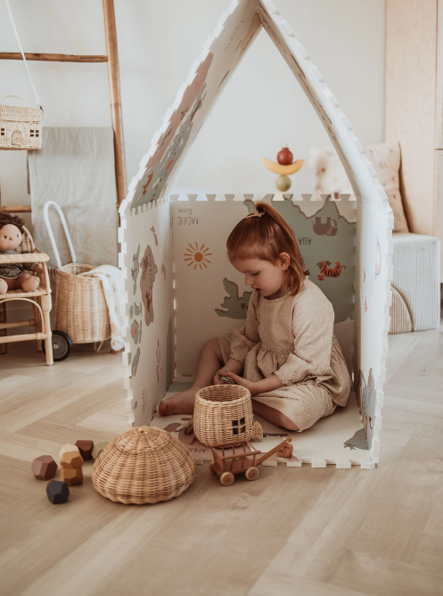 Play And Go Eevaa 2-In-1 Play Carpet Puzzle Mat & Storage Box | Worldmap Colour Design