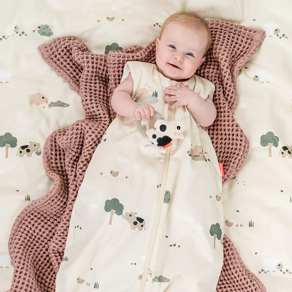 Done By Deer Sleeping Bag TOG2.5 Tiny Farm Sand 90 cm