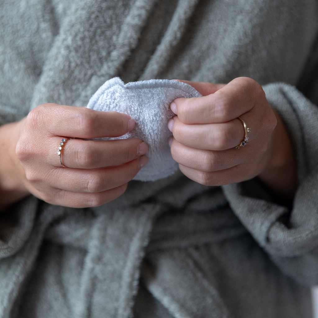 Timboo Reusable Cotton Pads Set of 12 | Feather Grey