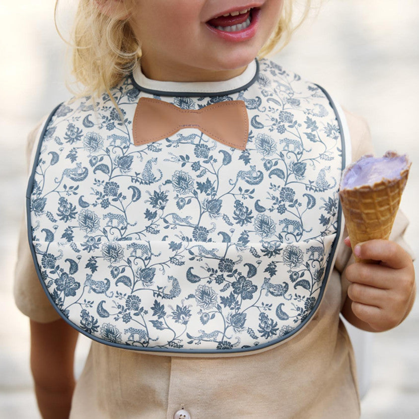 Elodie Details bib with collection tray | Garden Leo Toile Bow