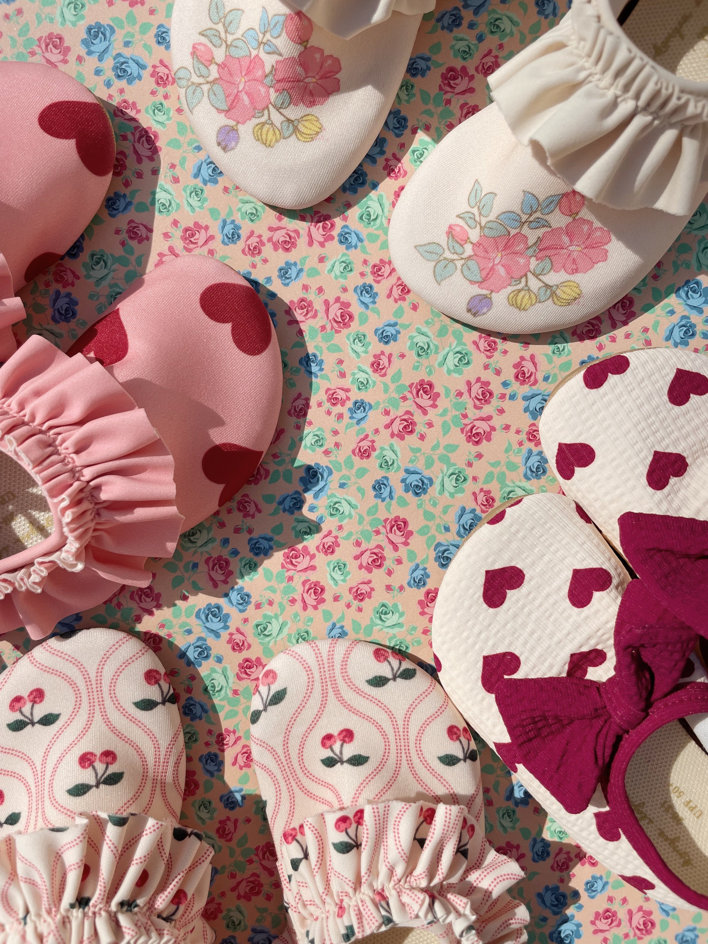 Konges Sløjd Merle Frill Swimming Shoes | Cherry Pink Motif