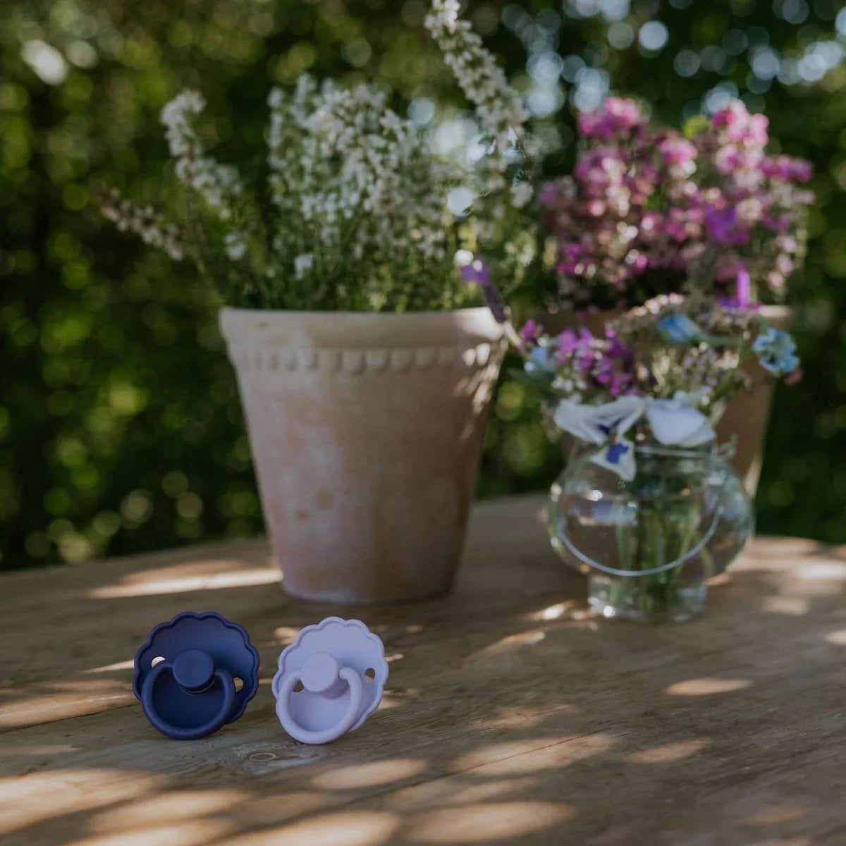 Frigg Daisy Latex Pacifier 0-6M | Violet