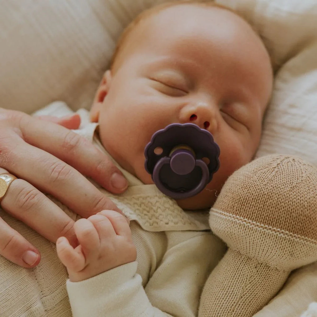 Frigg Daisy Latex Pacifier 0-6M | Violet