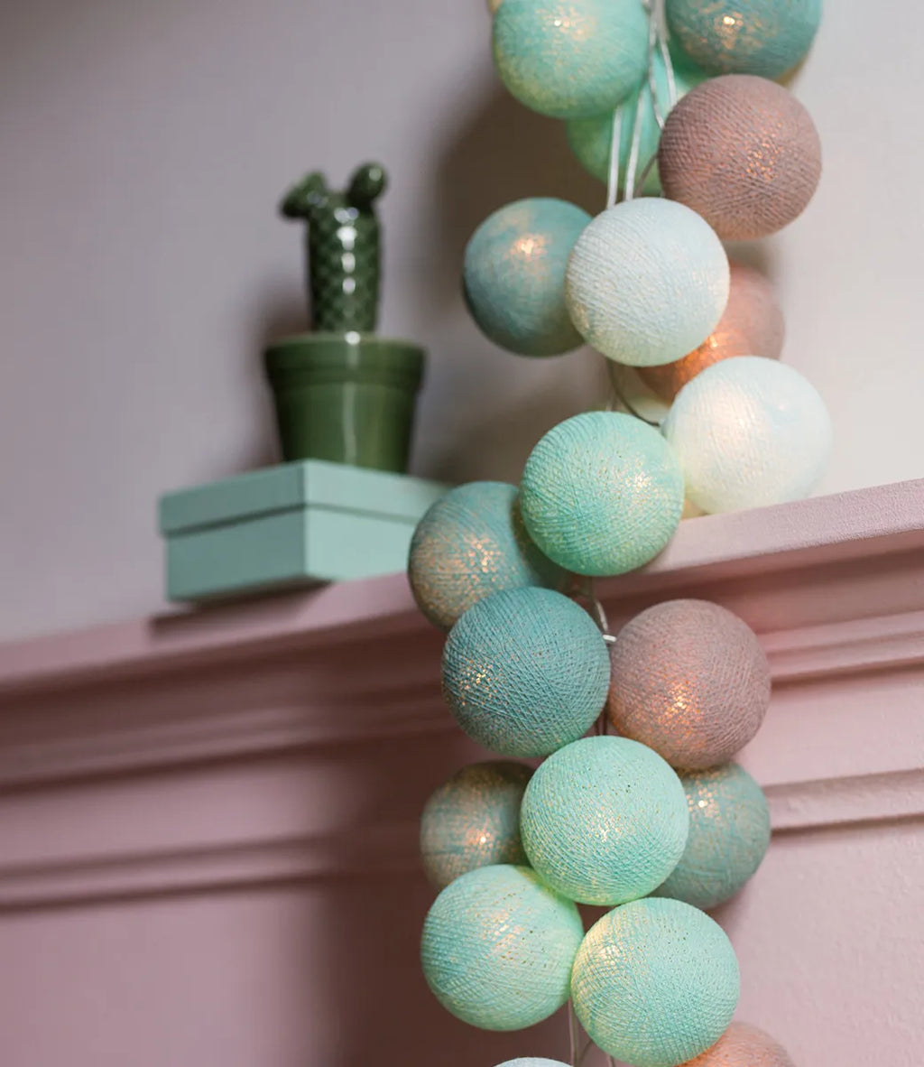 Cotton Ball Lights Light garland 35 pieces | Mint