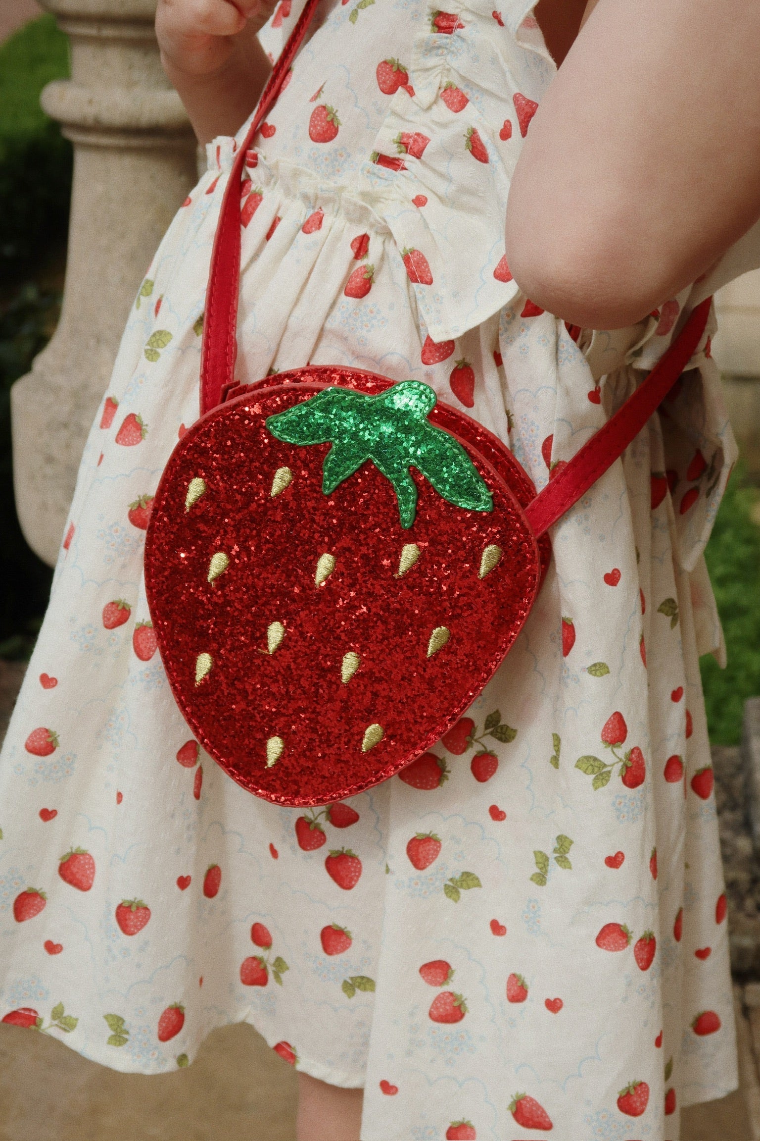 Konges Sløjd Tut Strawberry Shoulder Bag | Barbados Cherry