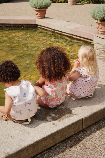 Konges Sløjd Avery Life Jacket | Cherry Pink Motif