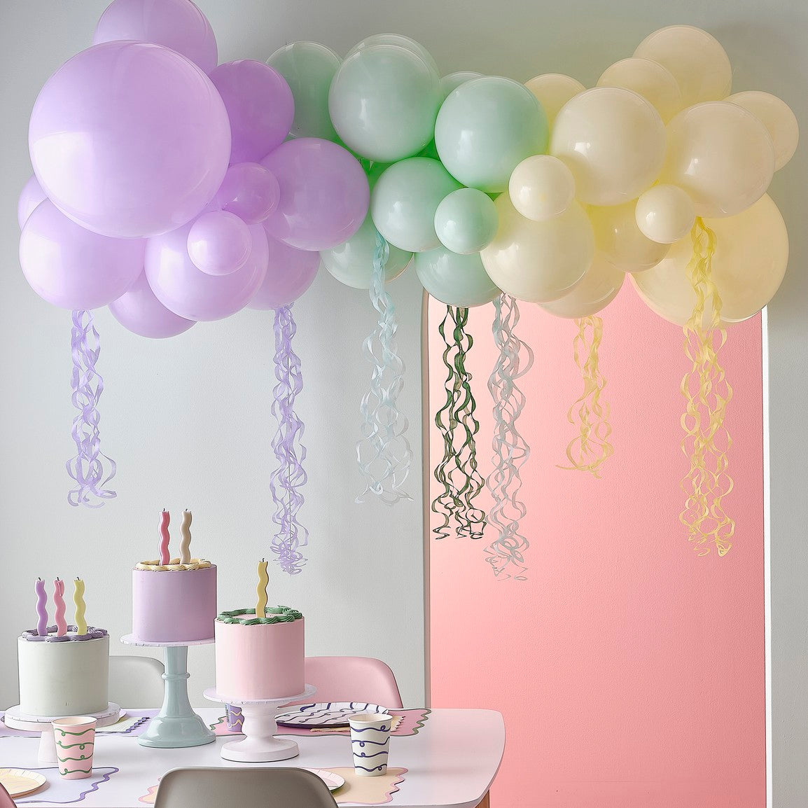 Ginger Ray Balloon Arch - Arch with Tassels