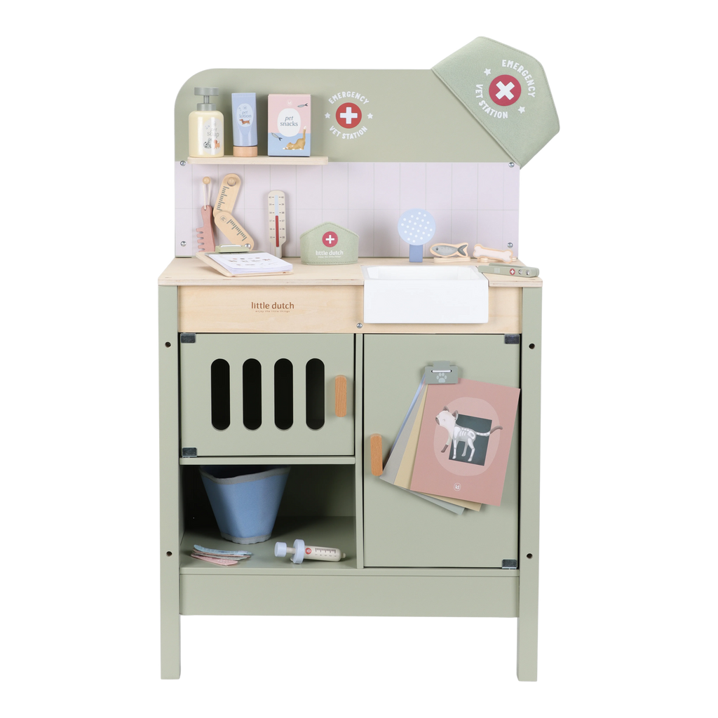 Little Dutch Wooden Veterinary Practice