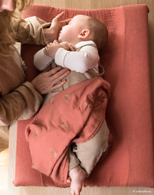 Nobodinoz Wabi Sabi Birth gift Swaddle | Blossom Rosewood