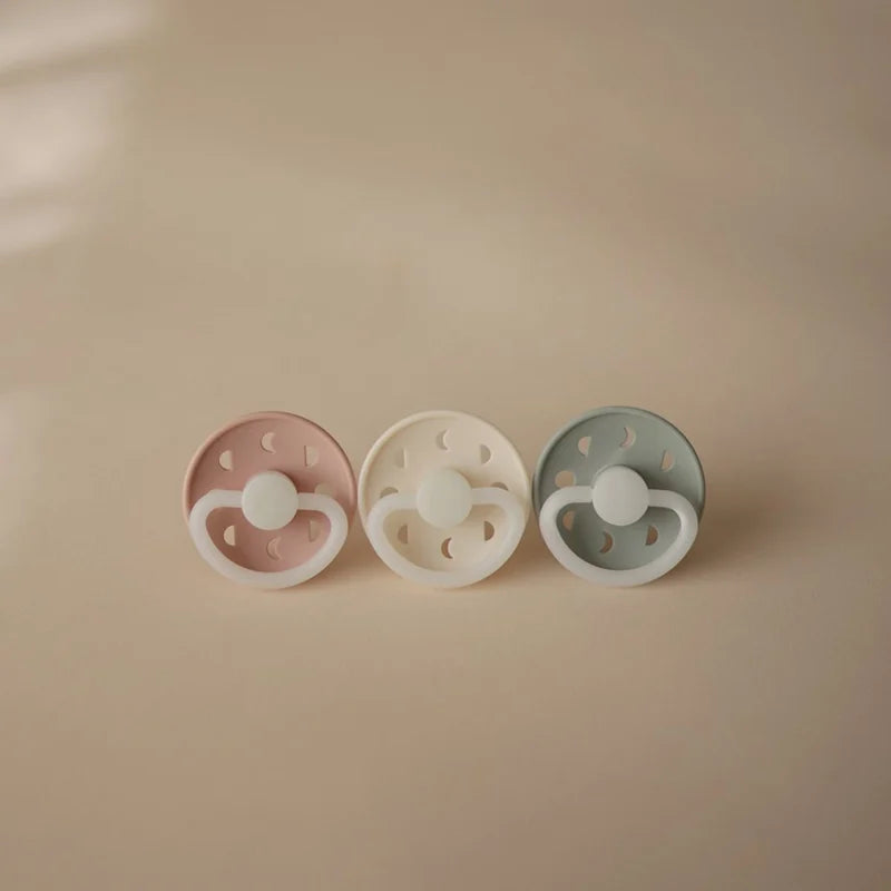 Frigg Moon Latex pacifier 0-6m | Cream Night