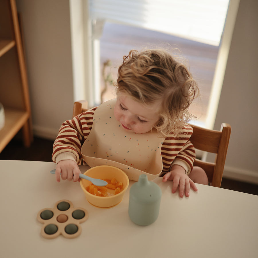 Mushie Teether Toy Flower Press Toy | Dried Thyme