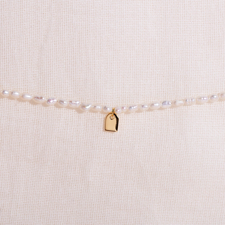 Galore Personalized Bracelet Pearl & Tag | Gold Women