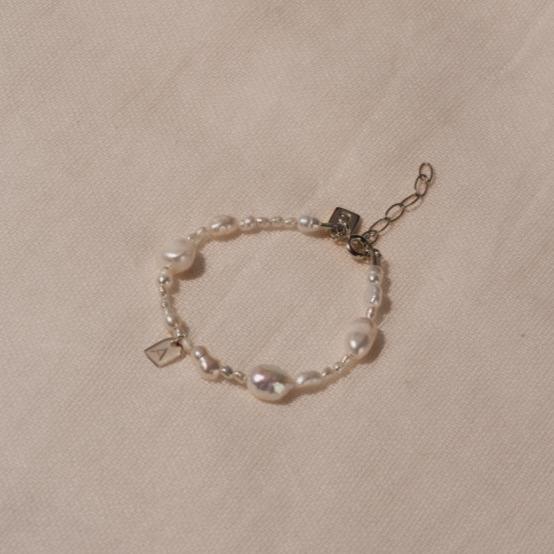 Galore Bracelet Mixed Pearls | Silver petite