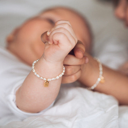 Galore Personalized Bracelet Pearl & Tag | Gold Baby