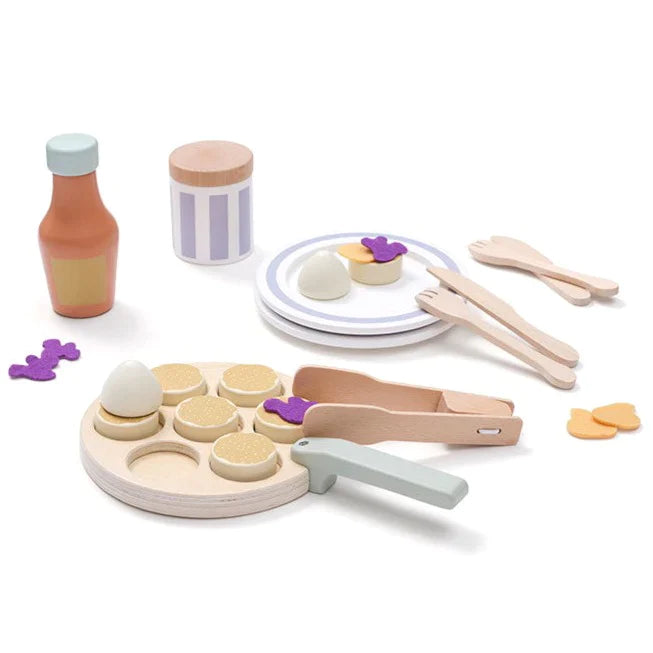 Kid's concept wooden pancake set