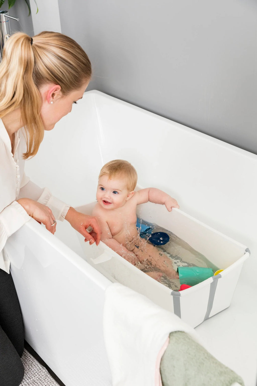 Stokke® Flexi Bath® + bath Insert Promotion | White