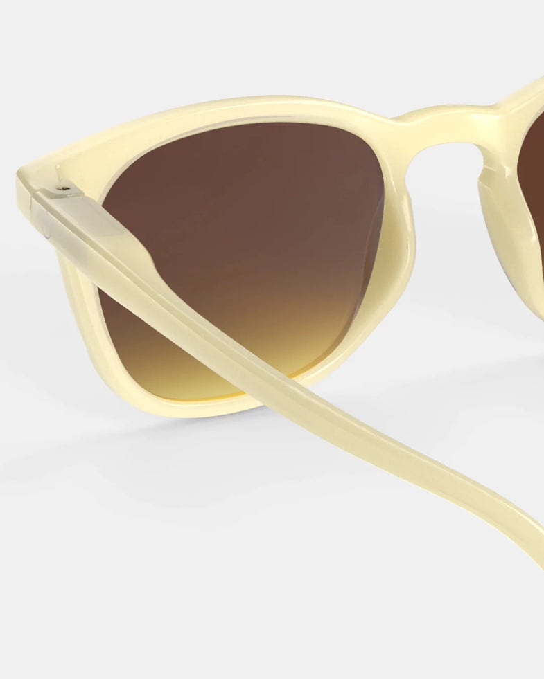 Izipizi Junior #e sunglasses 5-10 years | Glossy Ivory