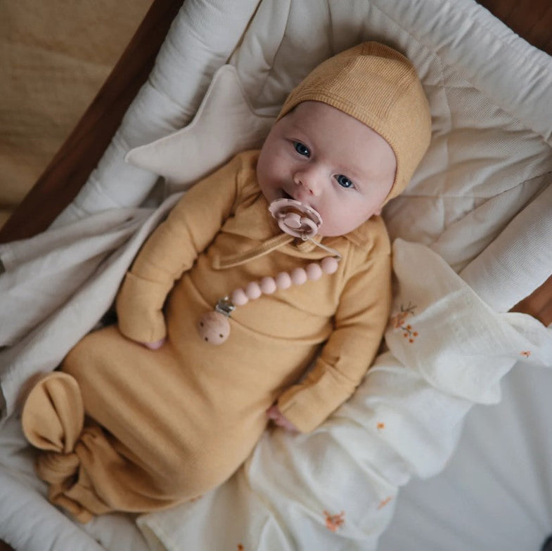 Mushie Baby Gown Ribbed Knotted | Mustard Melange