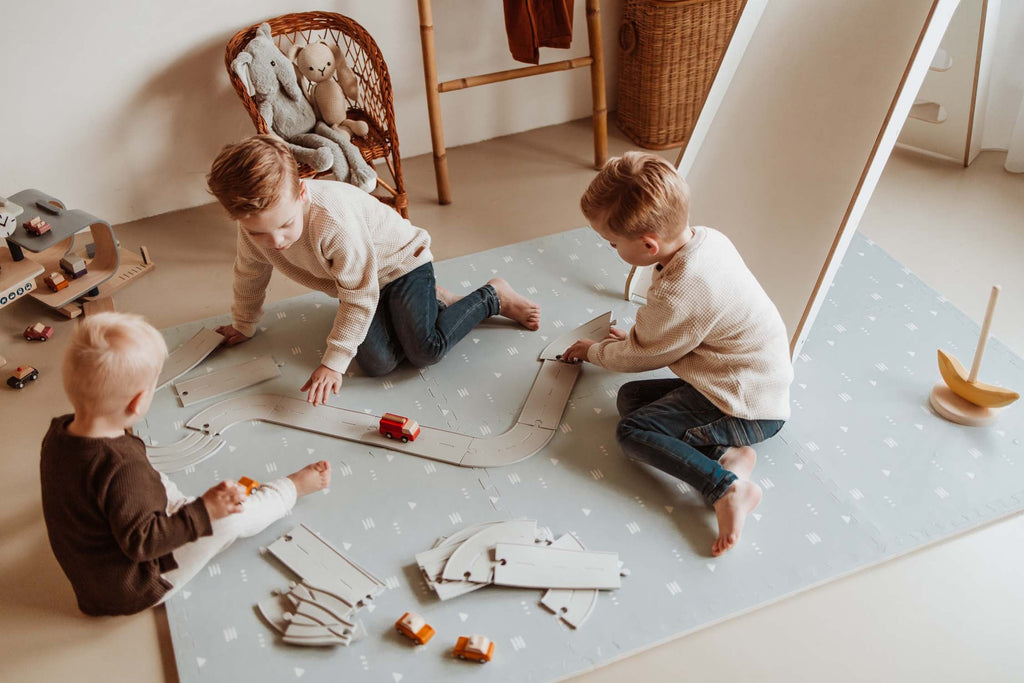 Play and Go Eevaa 2-In-1, play carpet Puzzle Mat & Storage box | Road