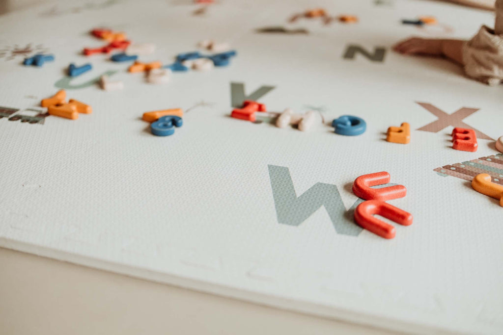 Play and Go Eevaa 2-In-1, play carpet Puzzle Mat & Storage box | Alphabet