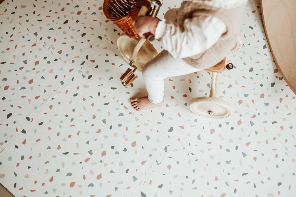 Play and Go Eevaa 2-In-1, play carpet Puzzle Mat & Storage box | Alphabet