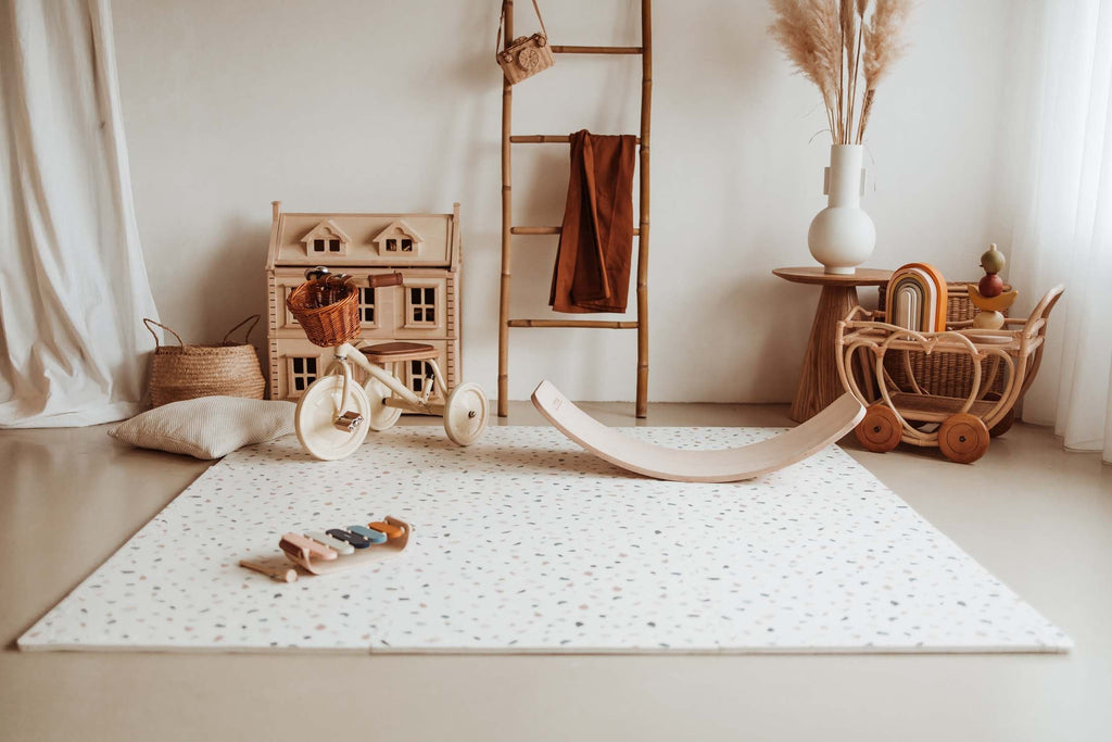 Play and Go Eevaa 2-In-1, play carpet Puzzle Mat & Storage box | Alphabet