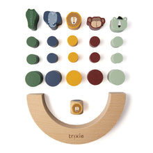 Trixie wooden balancing game